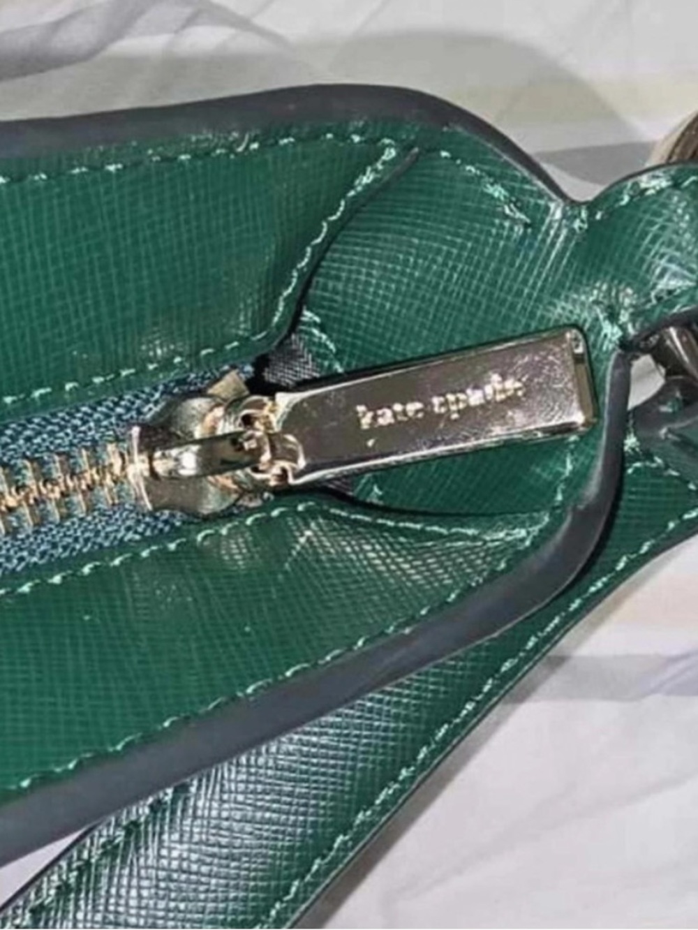 Kate Spade Perry Emerald Green
Handbag NWOT - Picture 14 of 16